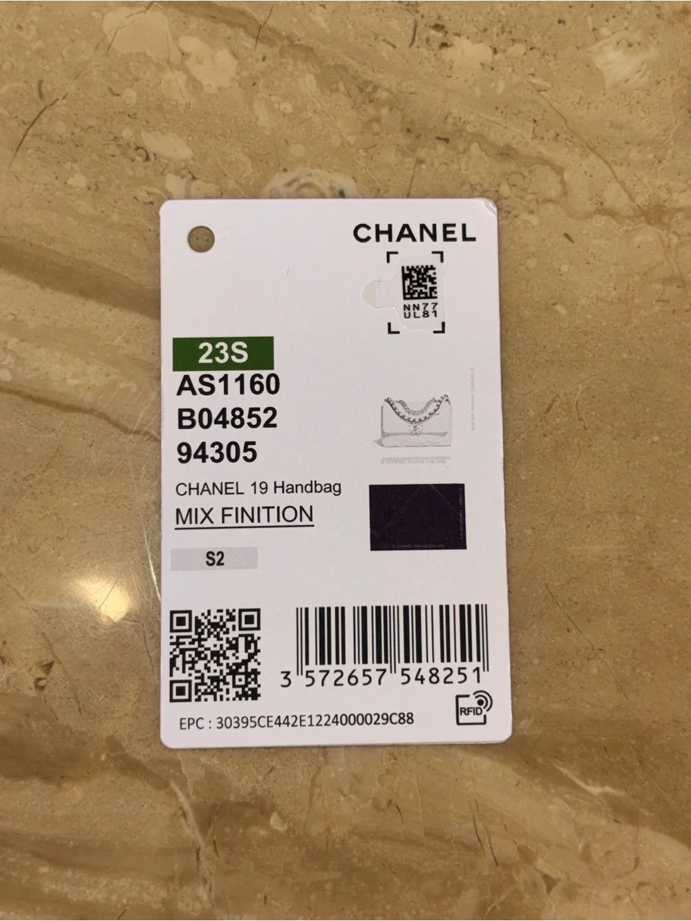 Chanel 19 Handbag. Shiny Lambskin, Gold Tone, Silver-Tone & Ruthenium-Finish